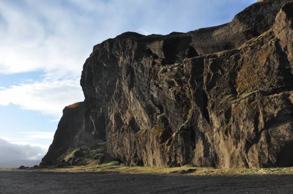 A bela paisagem na região de Hjorleifshofdi perto de Vik, no sul da Islândia